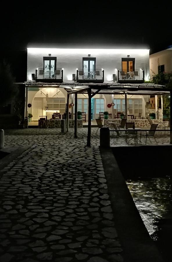 Afrodite Luxury Rooms Telendos Екстериор снимка